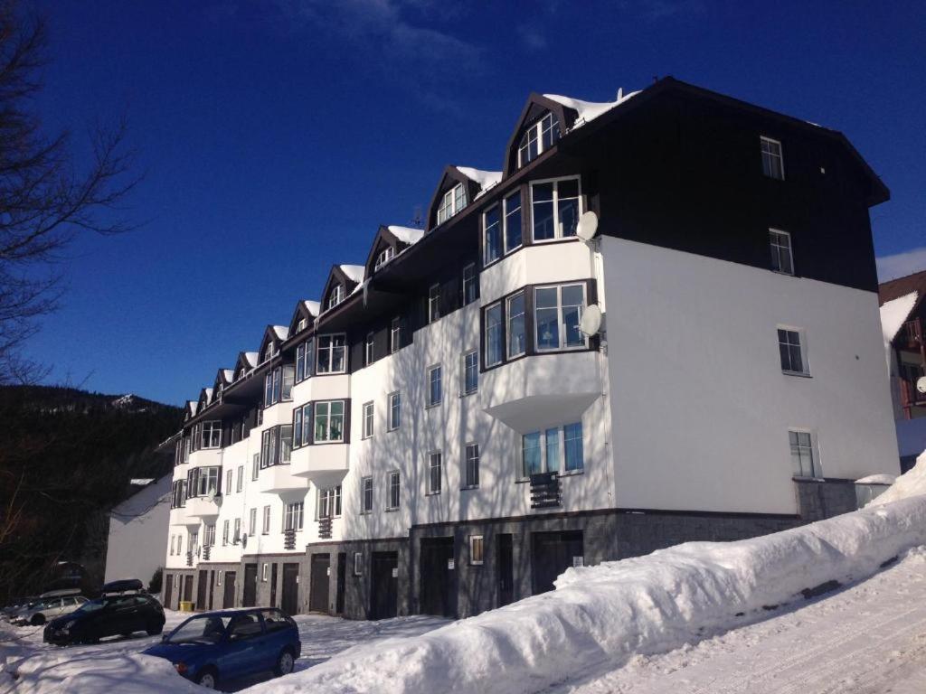 Apartments Monika ชปินด์เลอรูฟ มลิน ภายนอก รูปภาพ
