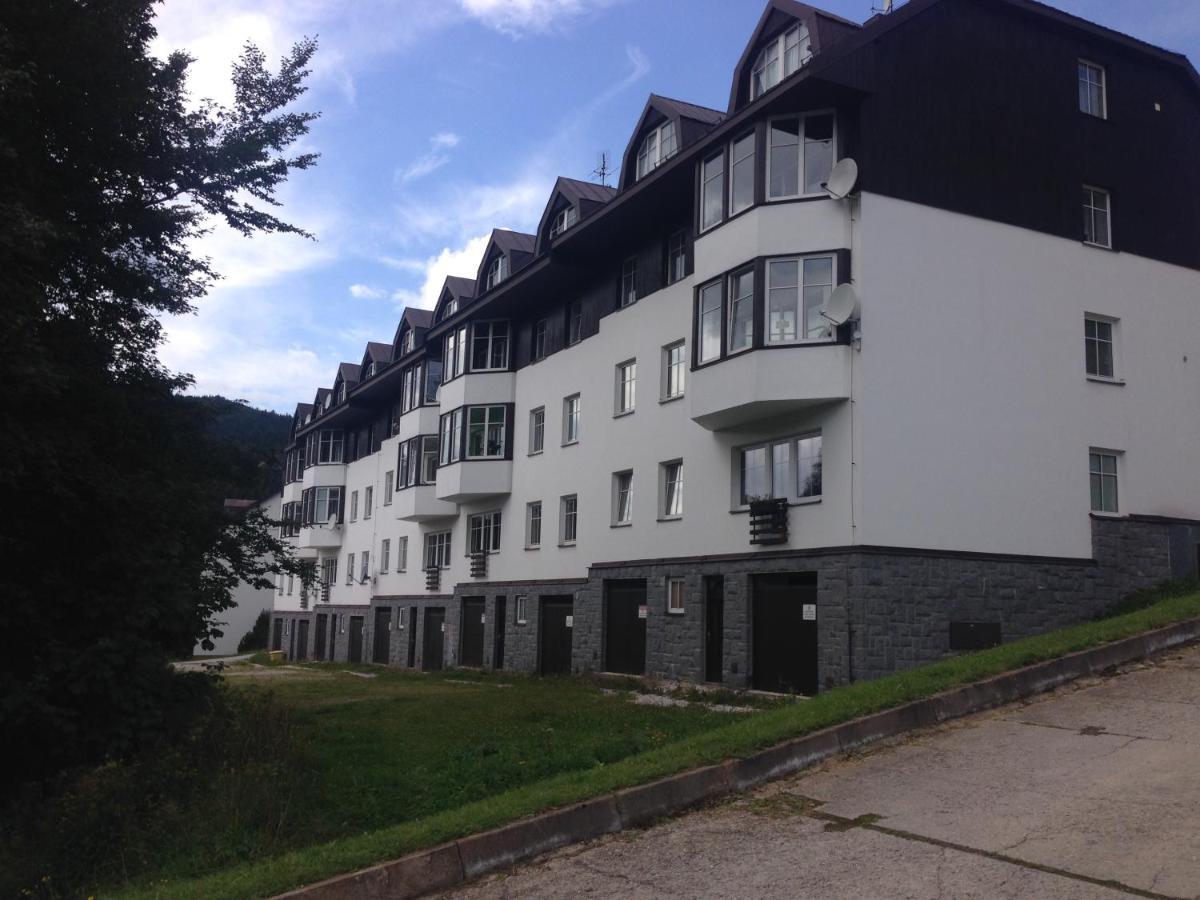 Apartments Monika ชปินด์เลอรูฟ มลิน ภายนอก รูปภาพ