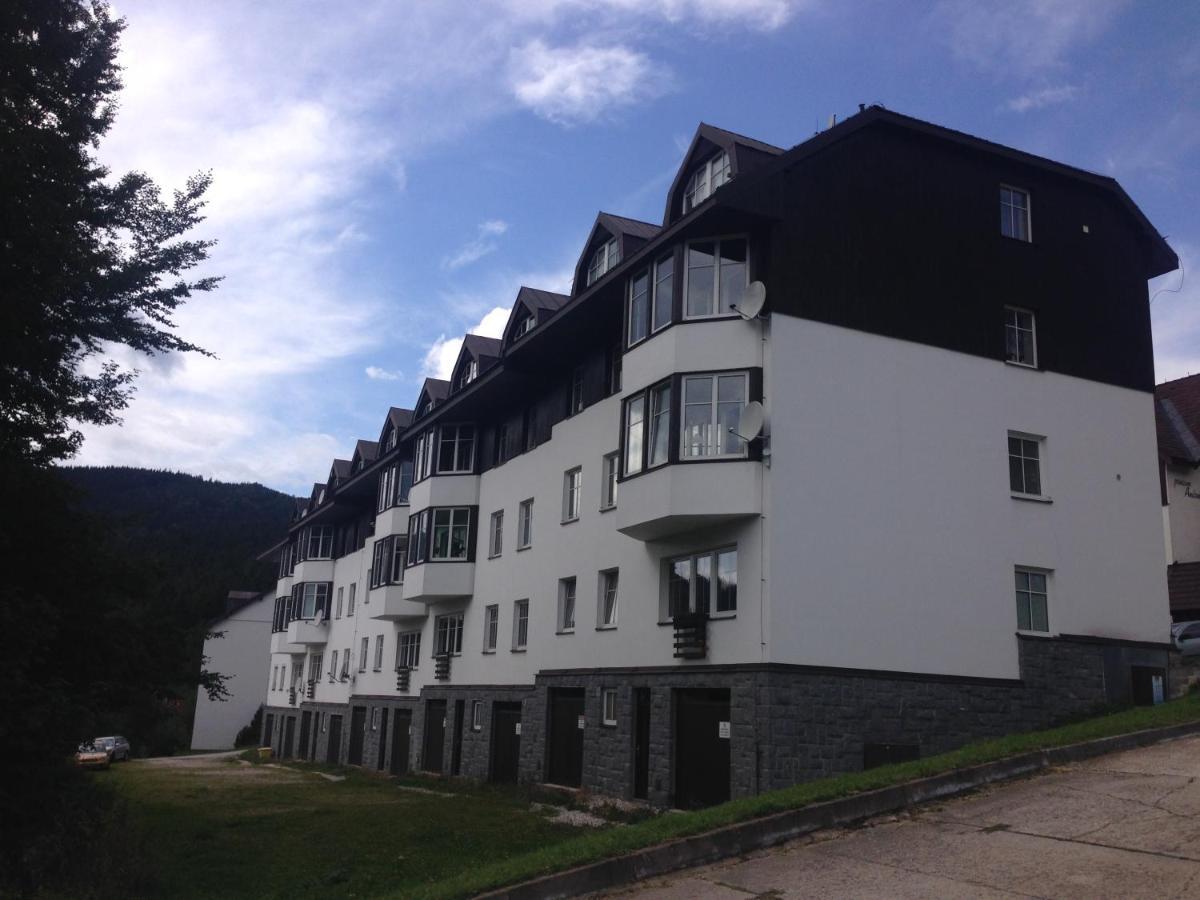 Apartments Monika ชปินด์เลอรูฟ มลิน ภายนอก รูปภาพ